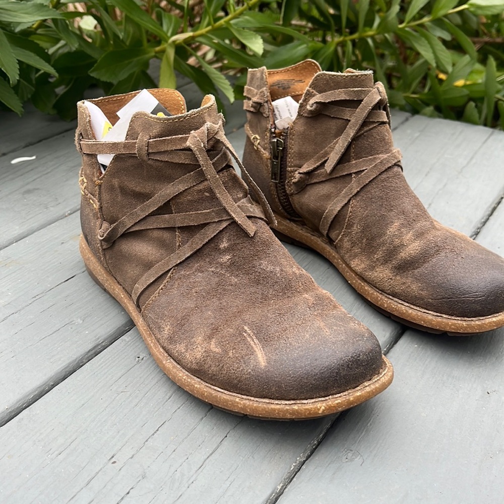 Born Leather Ankle Boots Size 7